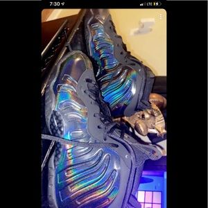 Foam posite hologram size 7y